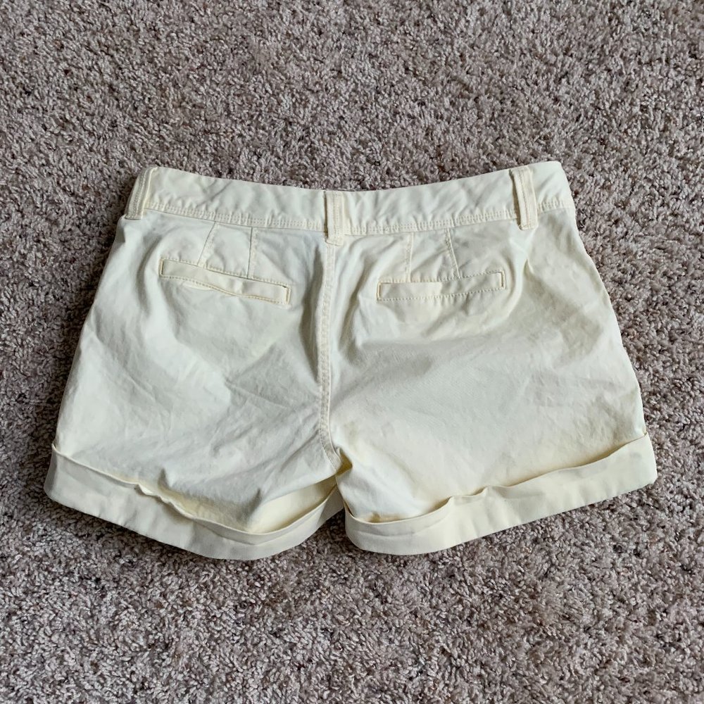 Old Navy Low Rise Short - Picture 3 of 4